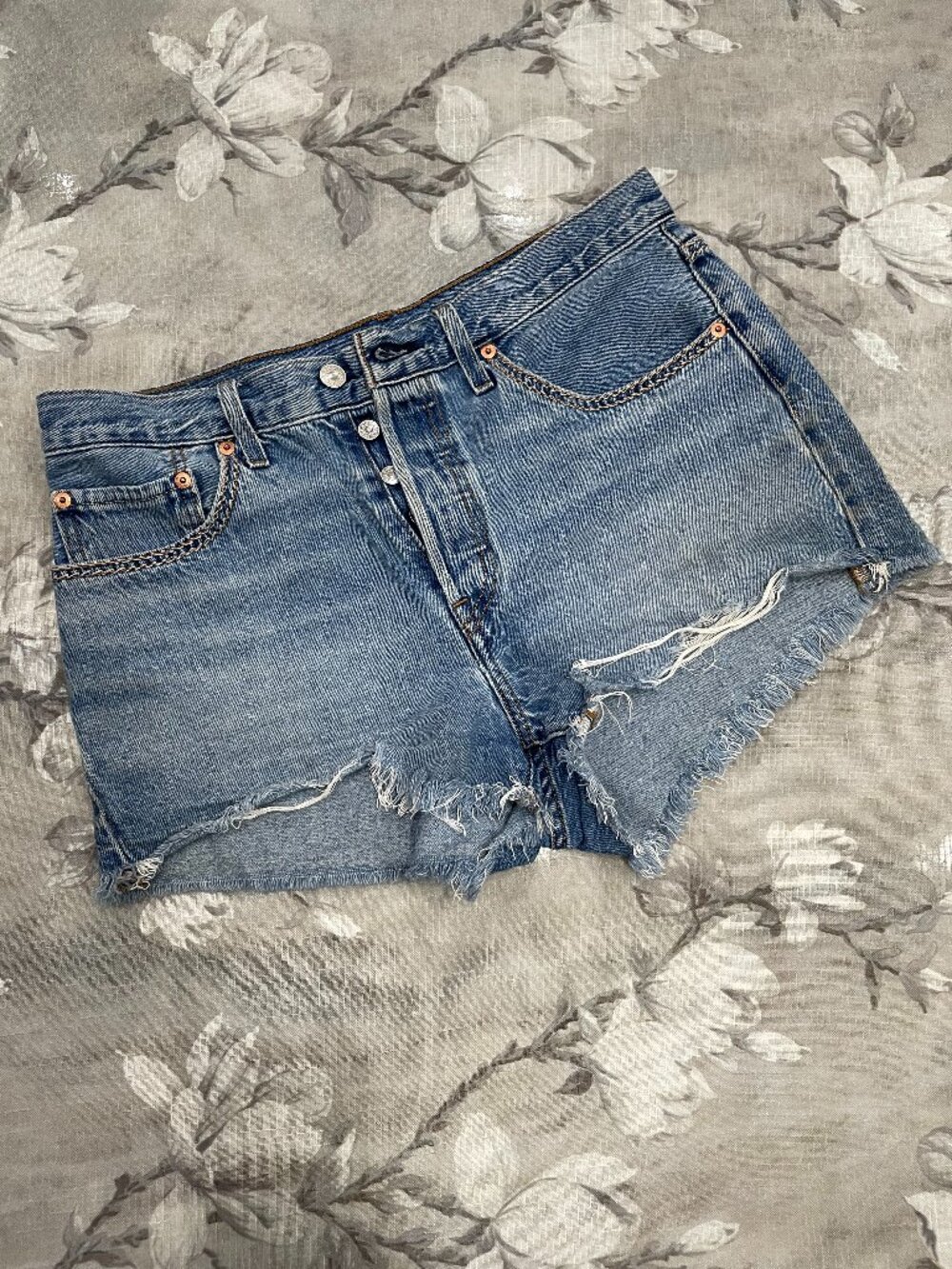 Levi’s 501 Cutoff Denim Shorts High Rise Y2K Vintage Wash Button Fly 32 Waist